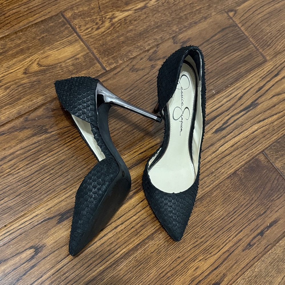 Jessica Simpson Black Scale Textured Heels